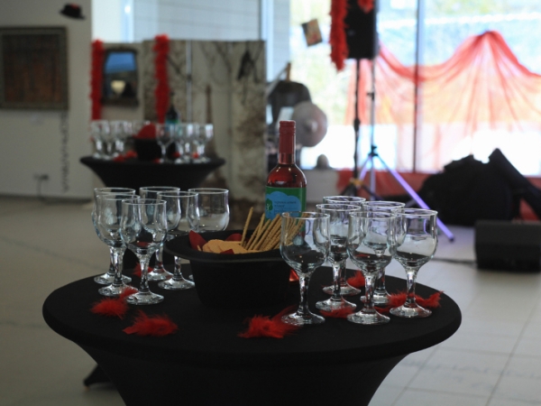 Откриване на изложба "Събудете стените си" – Арт Рентал и Wonderland Events -17.04.2013г.